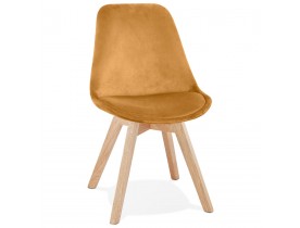 Chaise en velours moutarde 'JOE' avec structure en bois naturel