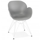 Chaise moderne 'FIDJI' grise avec pieds en métal blanc