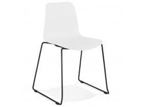 Chaise moderne 'EXPO' blanche avec pieds en métal noir