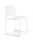 Chaise 'PILA' blanche avec assise plastique et structure métal