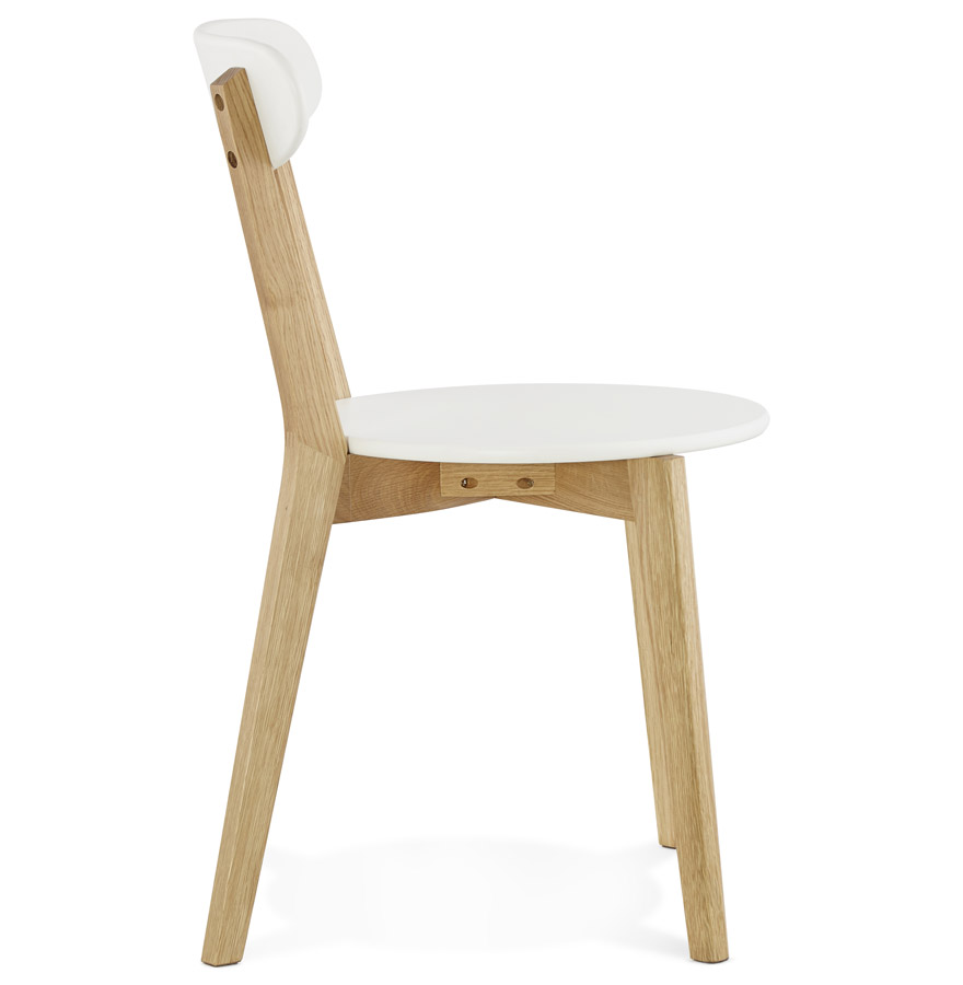 Chaise scandinave 'DADY' blanche design vue3