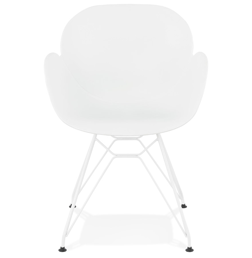 Chaise moderne ´FIDJI´ blanche avec pieds en métal blanc