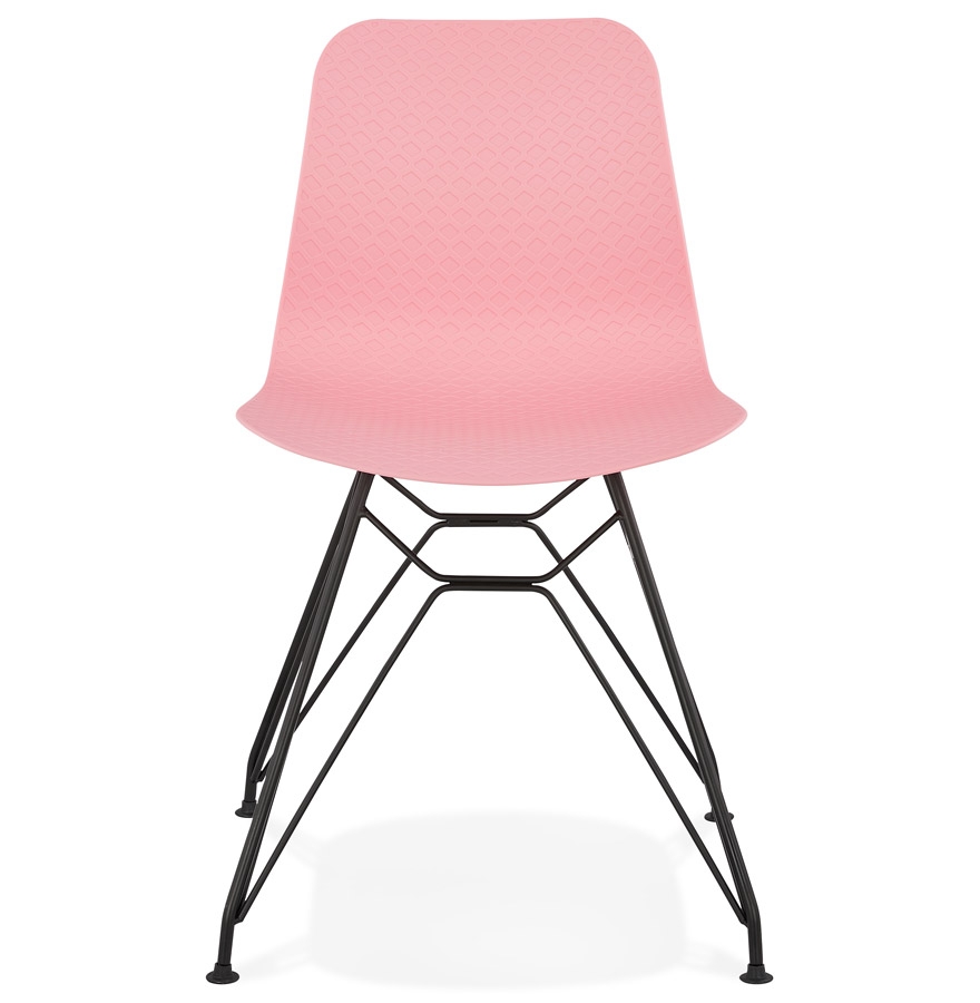 Chaise design ´GAUDY´ rose style industriel avec pied en métal noir