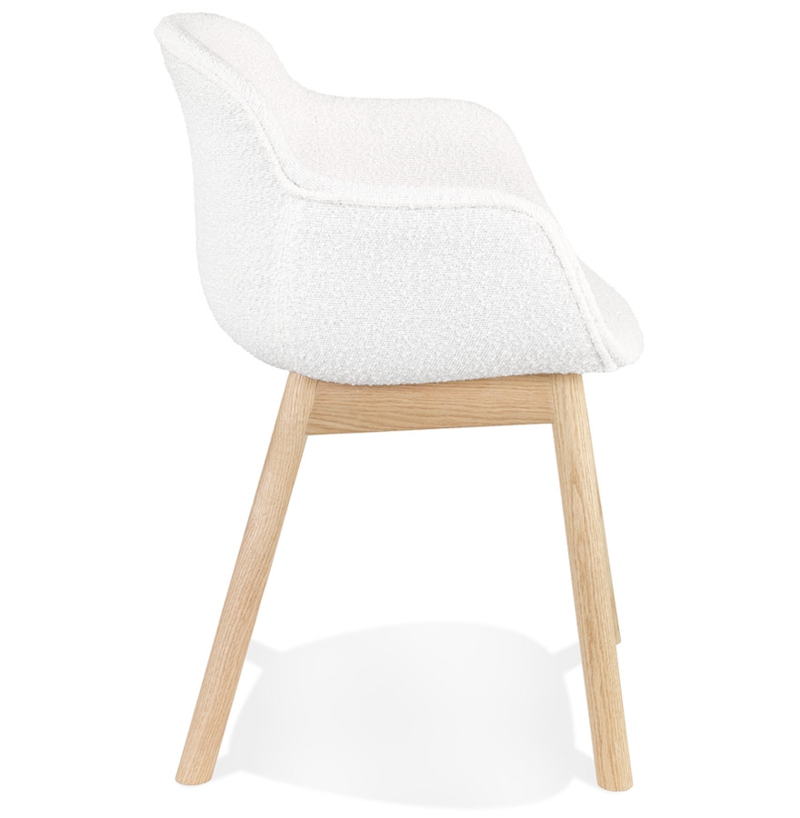 Chaise avec accoudoirs 'MOUTOU' en tissu mouton blanc et pieds en bois naturel vue3