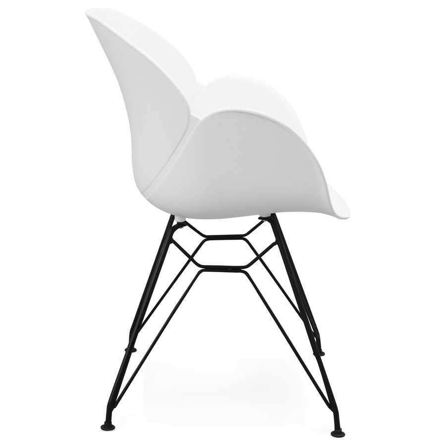 Chaise design 'SATELIT' blanche style industriel avec pieds en métal noir vue3