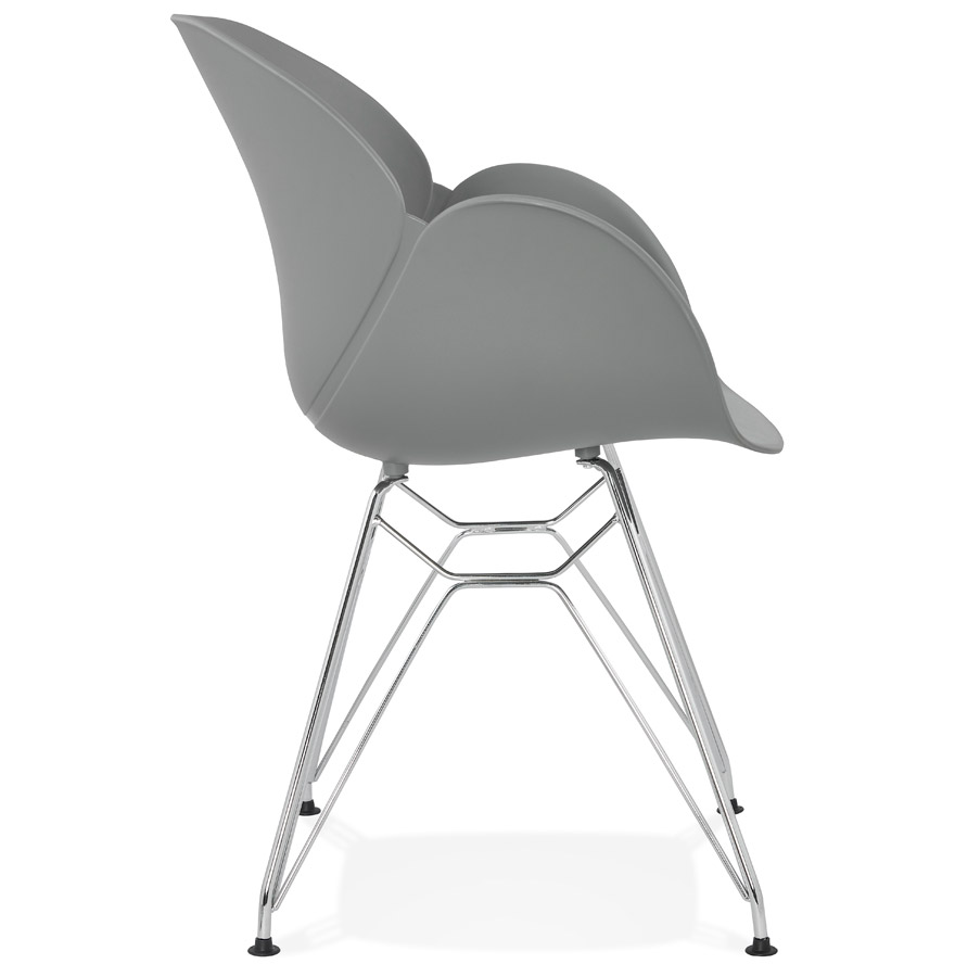 Chaise moderne 'UNAMI' grise en matière plastique avec pieds en métal chromé vue3