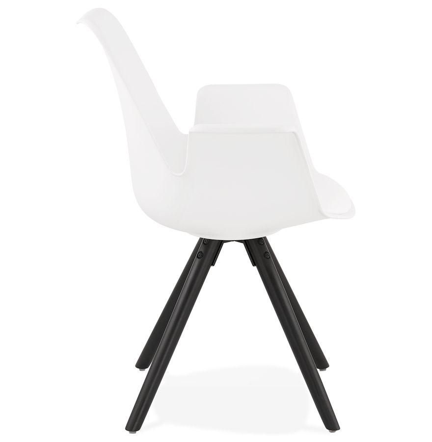 Chaise avec accoudoirs 'ZALIK' blanche avec pieds en bois noir vue3