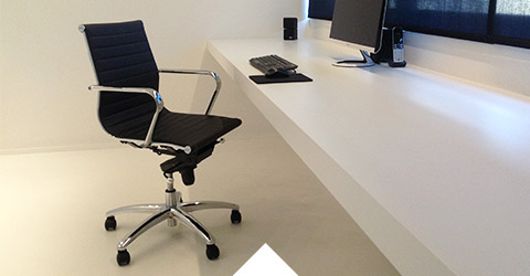 Chaise de bureau design et ergonomique SKIN pour les professionnels.