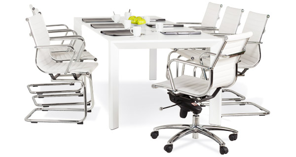 Zakelijke vergadertafel en -stoelen - Alterego Design
